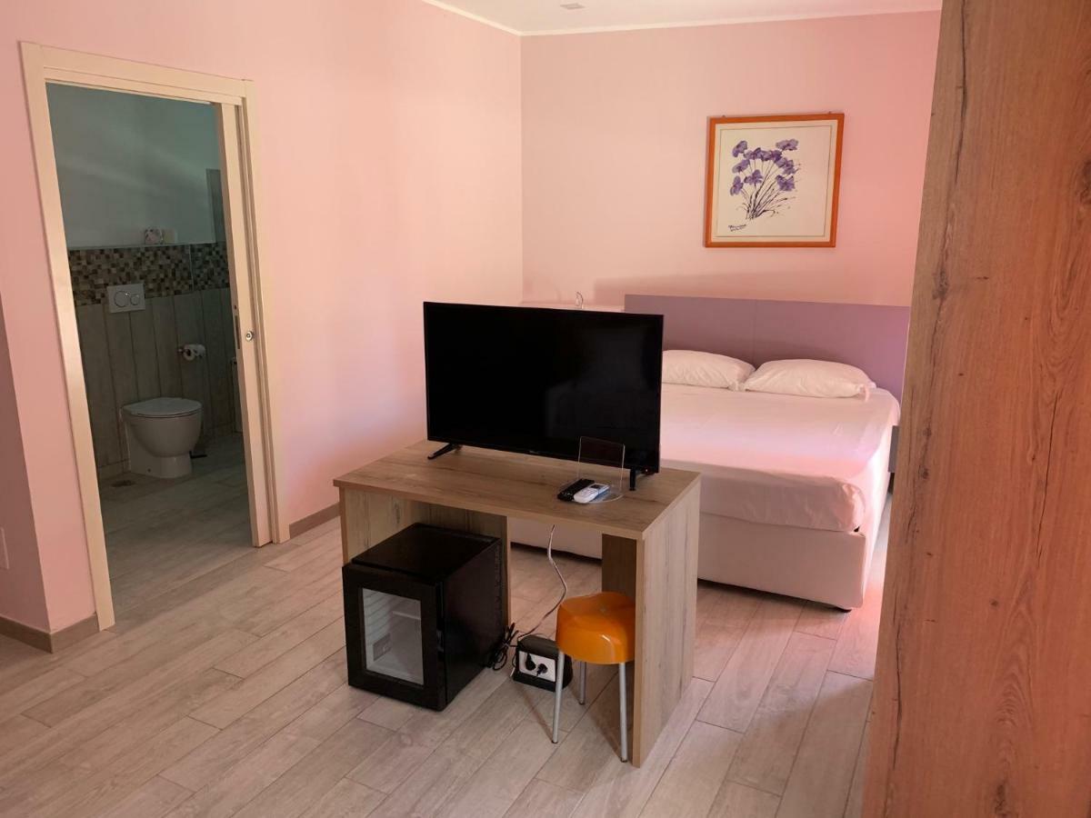 Hotel Capo Circeo Centro Benessere & Padel Сан Феличе Чирчео Екстериор снимка